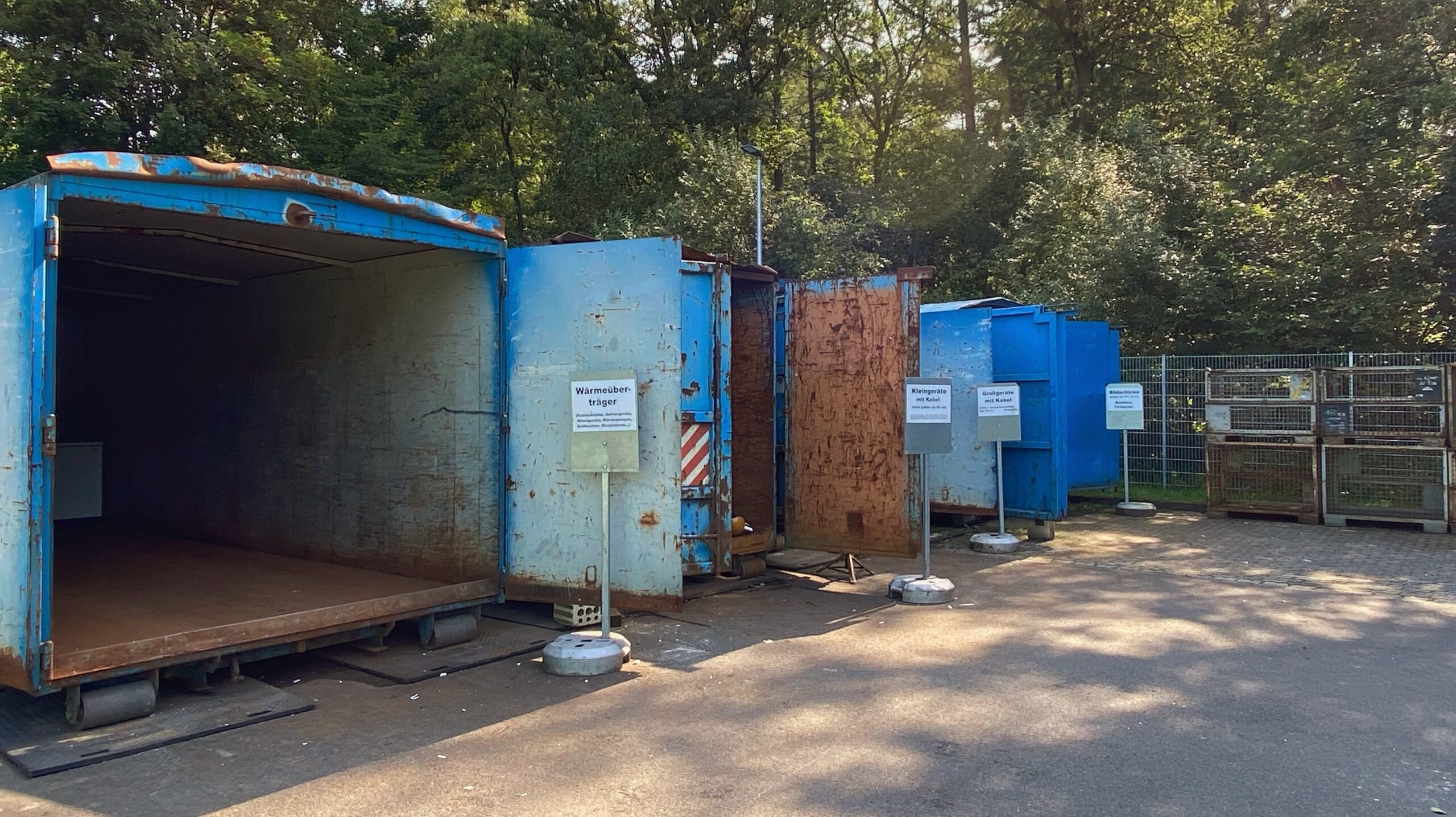 E-Schrott-Sammelcontainer am Entsorgungszentrum (Foto: G. Thoenissen)
