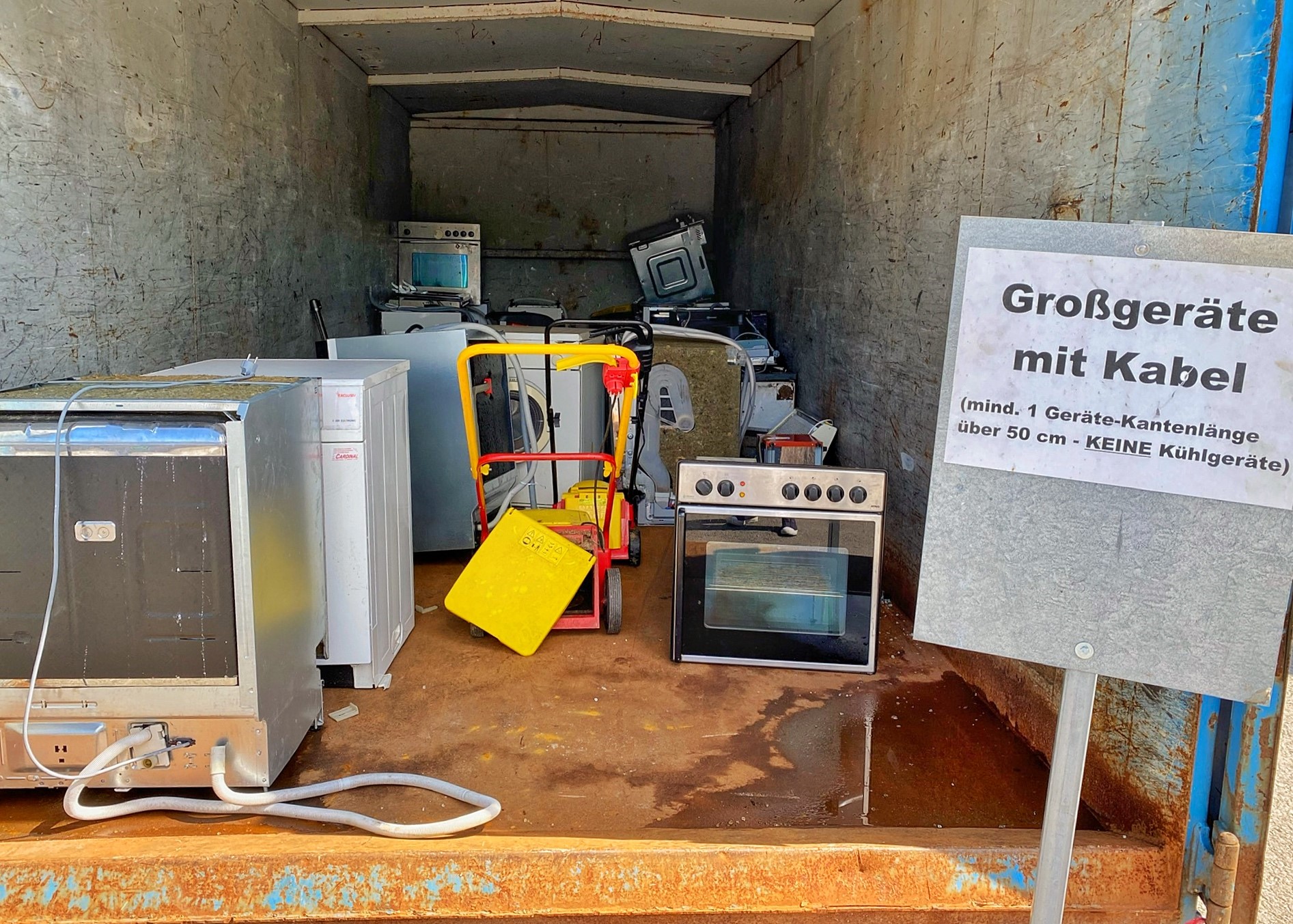 Container für Großgeräte (Foto: Gabriela Thoenissen)