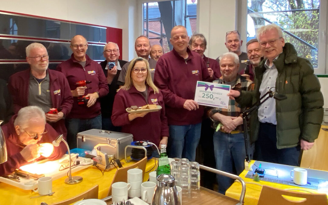 Weihnachtsspende der KKA geht an die Reparier-Initiativen im Kreis